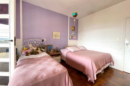 Casa de condomínio à venda com 450m², 3 quartos e 4 vagasQuarto 3