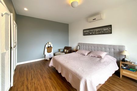 Casa de condomínio à venda com 450m², 3 quartos e 4 vagasSuite 1