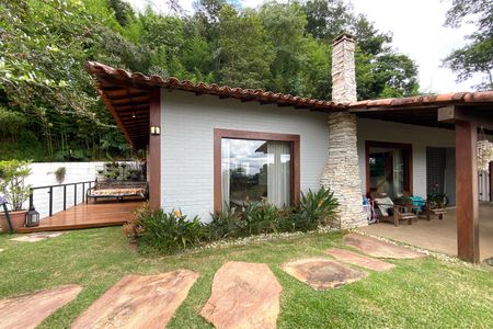 Casa de condomínio à venda com 450m², 3 quartos e 4 vagasQuintal