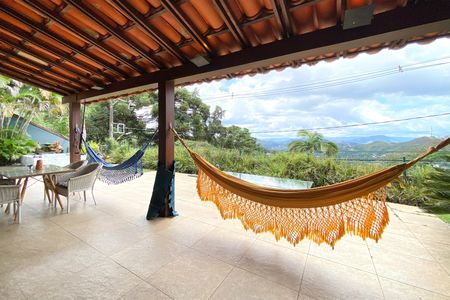 Casa de condomínio à venda com 450m², 3 quartos e 4 vagasVaranda