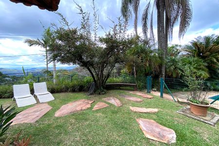 Casa de condomínio à venda com 450m², 3 quartos e 4 vagasQuintal