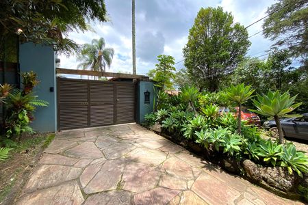 Casa de condomínio à venda com 450m², 3 quartos e 4 vagasEntrada