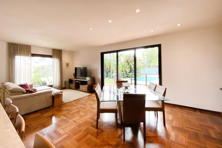 Casa de condomínio à venda com 450m², 3 quartos e 4 vagasSala