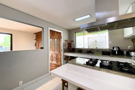 Casa de condomínio à venda com 450m², 3 quartos e 4 vagasCozinha