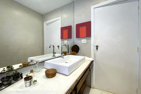 Casa de condomínio à venda com 450m², 3 quartos e 4 vagasLavabo da Sala