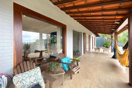 Casa de condomínio à venda com 450m², 3 quartos e 4 vagasVaranda