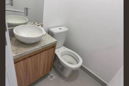 Banheiro de apartamento para alugar com 2 quartos, 74m² em Centro, Osasco