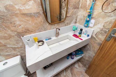 Casa para alugar com 400m², 3 quartos e 2 vagasBanheiro 1