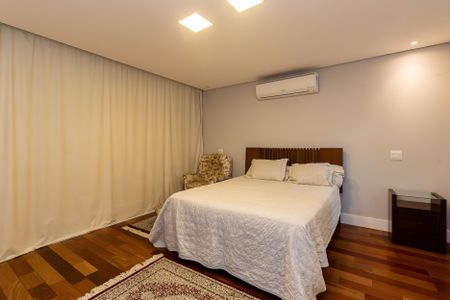 Casa de condomínio para alugar com 529m², 4 quartos e 9 vagasSuíte 4