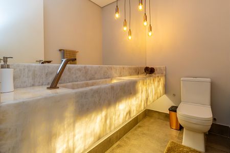 Casa de condomínio para alugar com 529m², 4 quartos e 9 vagasBanheiro Social