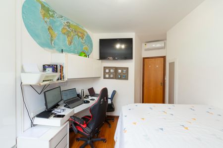 Apartamento à venda com 320m², 6 quartos e 4 vagasQUARTO2