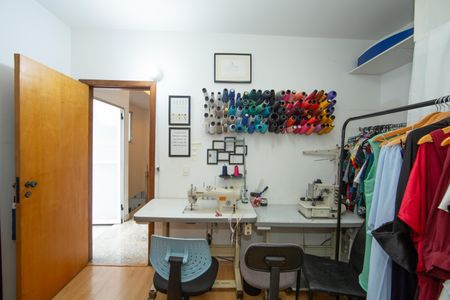 Apartamento à venda com 320m², 6 quartos e 4 vagasQUARTO6