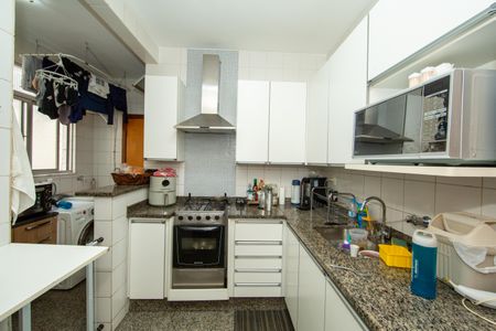 Apartamento à venda com 320m², 6 quartos e 4 vagasCOZINHA