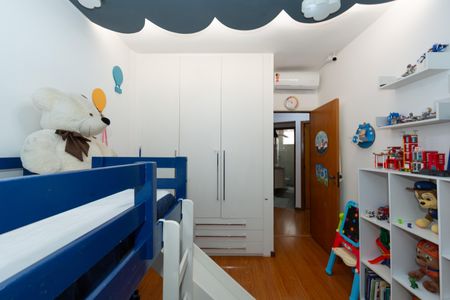 Apartamento à venda com 320m², 6 quartos e 4 vagasQUARTO1