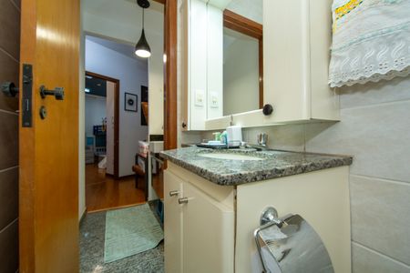 Apartamento à venda com 320m², 6 quartos e 4 vagasBANHEIRO2