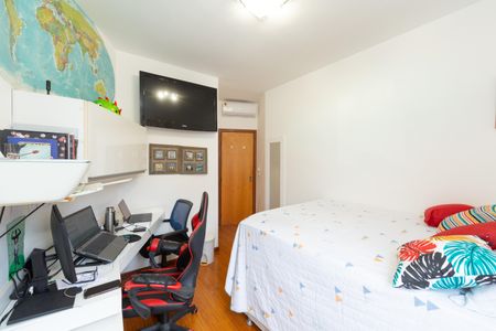 Apartamento à venda com 320m², 6 quartos e 4 vagasQUARTO2