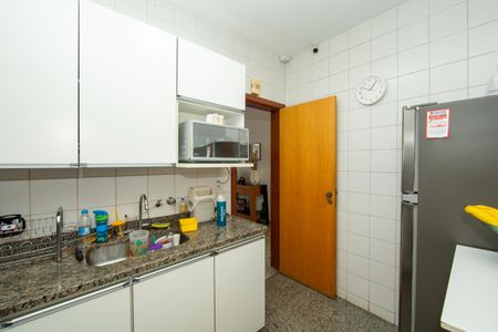 Apartamento à venda com 320m², 6 quartos e 4 vagasCOZINHA