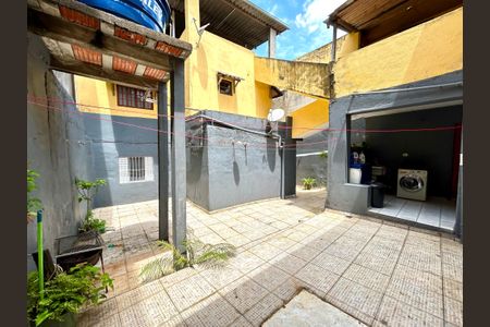 Casa à venda com 257m², 6 quartos e 6 vagas Casa à venda com 257m², 6 quartos e 6 vagasQuintal