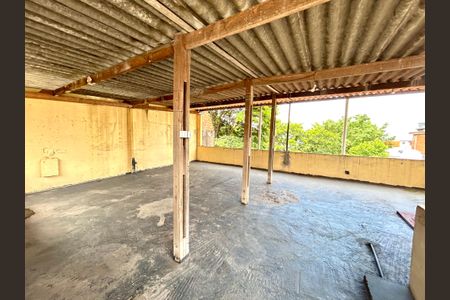 Casa à venda com 257m², 6 quartos e 6 vagas Casa à venda com 257m², 6 quartos e 6 vagasQuintal