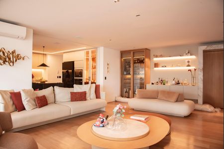 Apartamento à venda com 160m², 2 quartos e 2 vagasSala