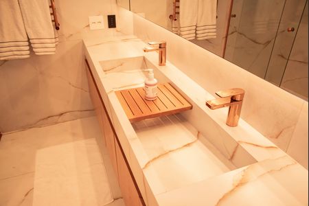 Apartamento à venda com 160m², 2 quartos e 2 vagasBanheiro da Suíte 1