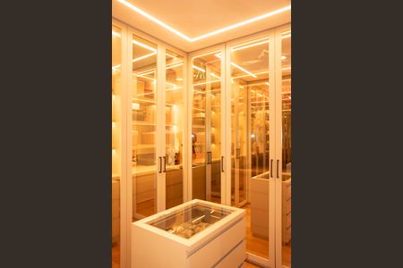 Apartamento à venda com 160m², 2 quartos e 2 vagasSuíte 1 - Closet