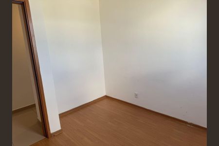 Quarto de apartamento para alugar com 2 quartos, 47m² em São Sebastião, Porto Alegre