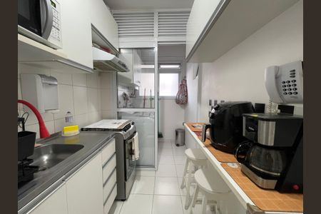 Apartamento à venda com 59m², 3 quartos e 1 vaga Apartamento à venda com 59m², 3 quartos e 1 vagaCozinha e Área de Serviço