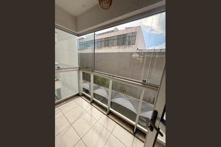 Apartamento à venda com 57m², 2 quartos e 1 vagaVaranda