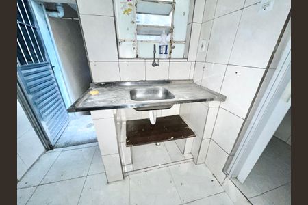 Cozinha de kitnet/studio para alugar com 1 quarto, 18m² em Vila Aurora (zona Norte), São Paulo