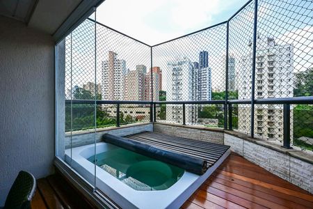 Apartamento à venda com 213m², 4 quartos e 3 vagasVaranda