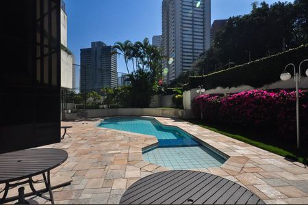 Apartamento à venda com 213m², 4 quartos e 3 vagasPiscina