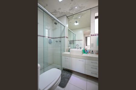 Apartamento à venda com 213m², 4 quartos e 3 vagasBanheiro Suíte 2