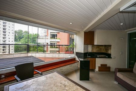 Apartamento à venda com 213m², 4 quartos e 3 vagasVaranda