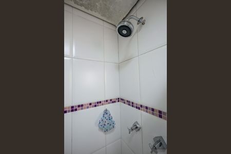 Apartamento à venda com 213m², 4 quartos e 3 vagasChuveiro do Banheiro da Suíte 2