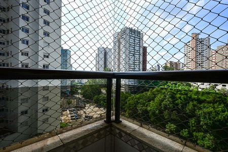 Apartamento à venda com 213m², 4 quartos e 3 vagasVaranda da Suíte 2