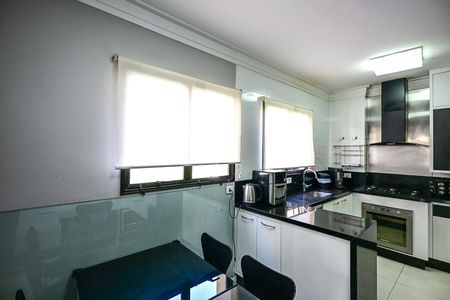 Apartamento à venda com 213m², 4 quartos e 3 vagasCozinha