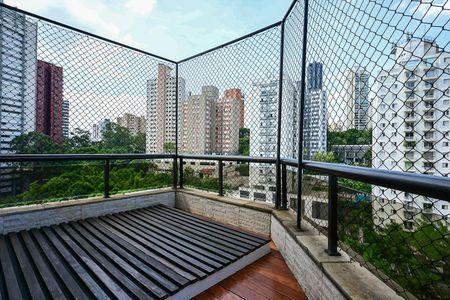 Apartamento à venda com 213m², 4 quartos e 3 vagasVaranda