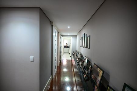 Apartamento à venda com 213m², 4 quartos e 3 vagasCorredor