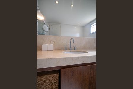 Apartamento à venda com 181m², 3 quartos e 3 vagasBanheiro Suíte 2