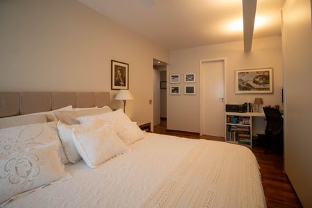 Apartamento à venda com 181m², 3 quartos e 3 vagasSuíte 2