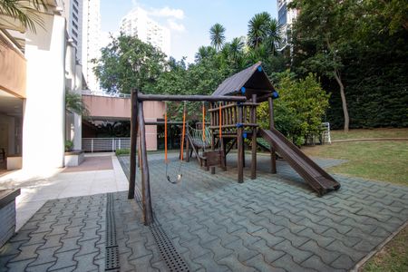 Apartamento à venda com 181m², 3 quartos e 3 vagasÁrea comum - Playground