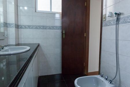 Apartamento à venda com 119m², 4 quartos e 2 vagasBanheiro suite 