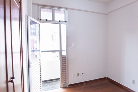 Apartamento à venda com 119m², 4 quartos e 2 vagasquarto 2