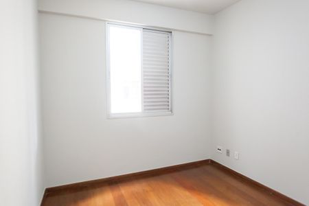 Apartamento à venda com 119m², 4 quartos e 2 vagasquarto 3