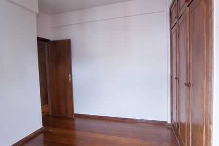 Apartamento à venda com 119m², 4 quartos e 2 vagasquarto 2