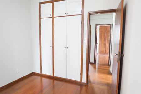 Apartamento à venda com 119m², 4 quartos e 2 vagasquarto 3