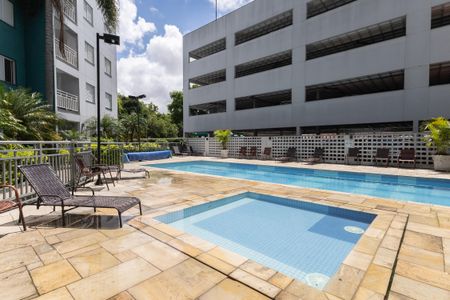 Apartamento à venda com 55m², 3 quartos e 1 vaga Apartamento à venda com 55m², 3 quartos e 1 vagaÁrea comum - Piscina