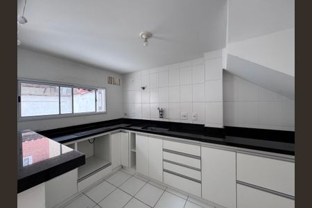 Casa de condomínio para alugar com 82m², 3 quartos e 1 vaga Casa de condomínio para alugar com 82m², 3 quartos e 1 vagaCozinha