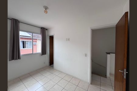 Casa de condomínio para alugar com 82m², 3 quartos e 1 vaga Casa de condomínio para alugar com 82m², 3 quartos e 1 vagaSuíte